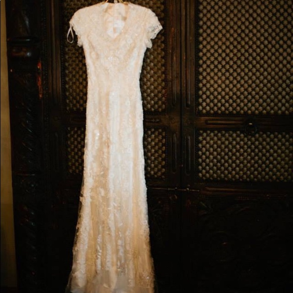 Gorgeous wedding dress. Worn once